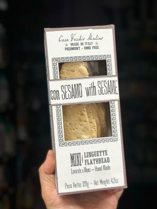 Dneska vám chci ukázat něco, co prostě musíte mít doma - Mini Linguette. Křupavé, jemně slané a tak návykové, že u jedné...