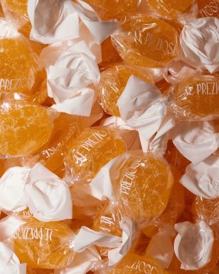 Dnes máme pro vás malý gourmet tip: Le Preziose🍊 Tyhle italské želé bonbony jsou přesně to malé potěšení, které si v pátek...